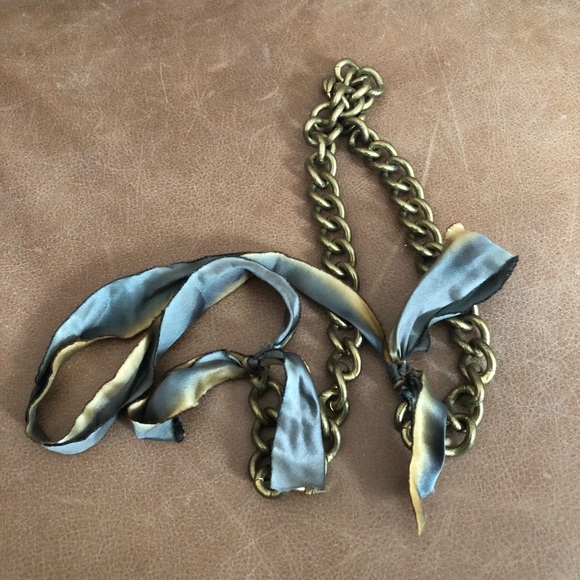 Brass chain w hand dyed silk ribbon necklace - Picture 2 of 5